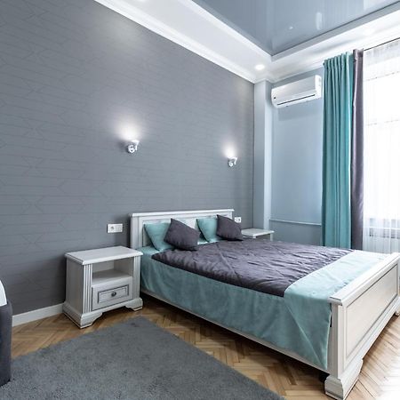 לבוב Inshiapartments On Liberty Avenue מראה חיצוני תמונה