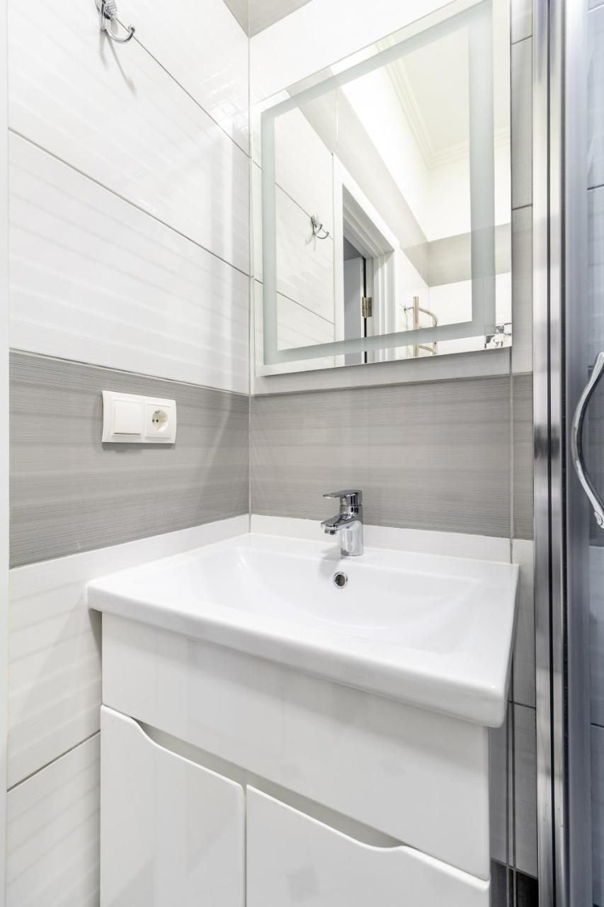 לבוב Inshiapartments On Liberty Avenue מראה חיצוני תמונה